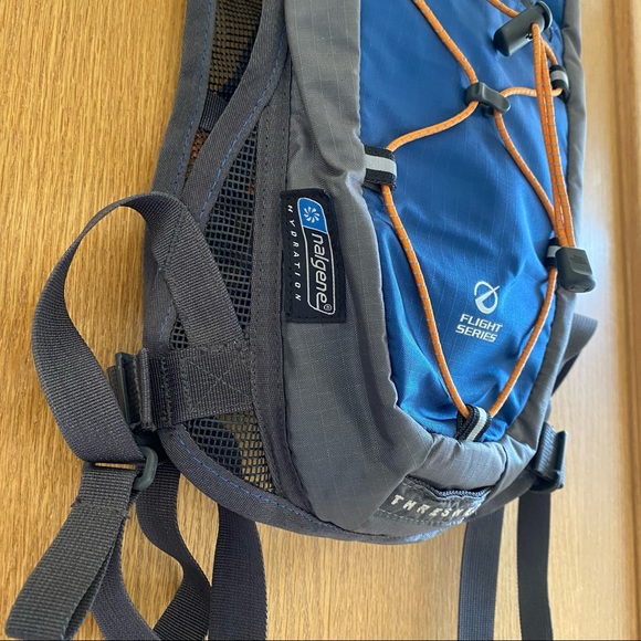 THE NORTH FACE • “Thresher” Hydration Pack - Picture 5 of 16